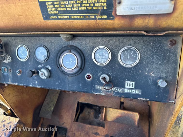image for item DQ6417 1977 International 500 Series E dozer