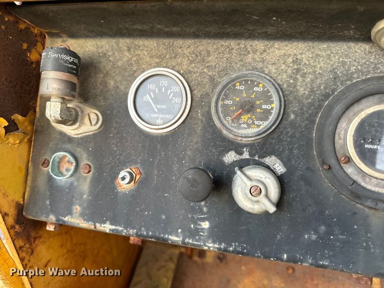 image for item DQ6417 1977 International 500 Series E dozer