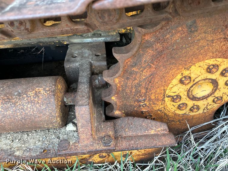 image for item DQ6417 1977 International 500 Series E dozer