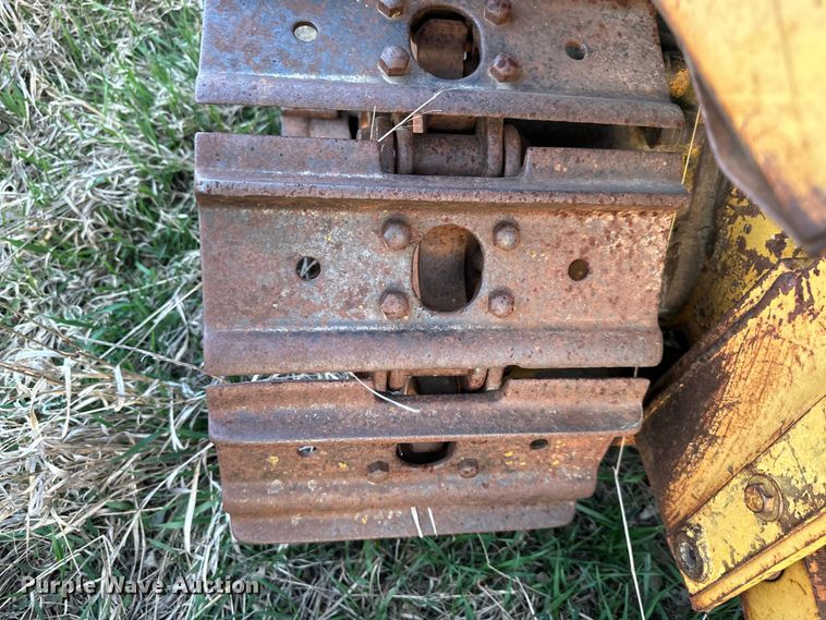 image for item DQ6417 1977 International 500 Series E dozer