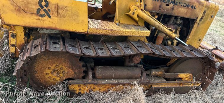 image for item DQ6417 1977 International 500 Series E dozer