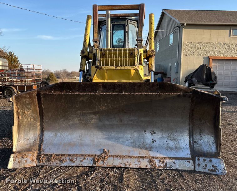 image for item DQ6419 1993 Komatsu D65EX-12 dozer