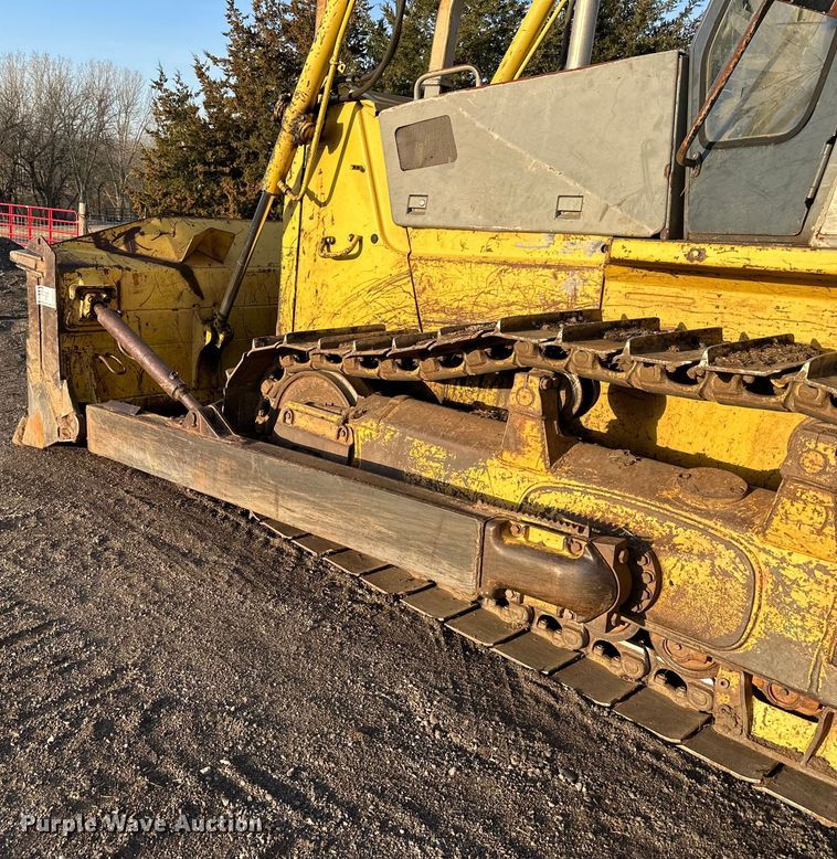 image for item DQ6419 1993 Komatsu D65EX-12 dozer
