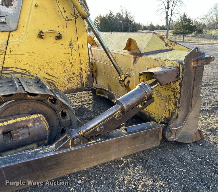 image for item DQ6419 1993 Komatsu D65EX-12 dozer