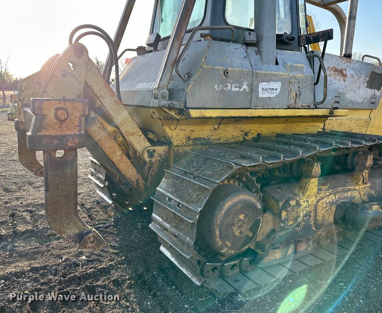 image for item DQ6419 1993 Komatsu D65EX-12 dozer