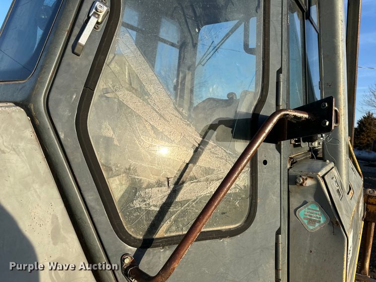 image for item DQ6419 1993 Komatsu D65EX-12 dozer