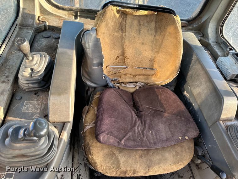 image for item DQ6419 1993 Komatsu D65EX-12 dozer