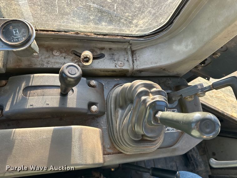 image for item DQ6419 1993 Komatsu D65EX-12 dozer