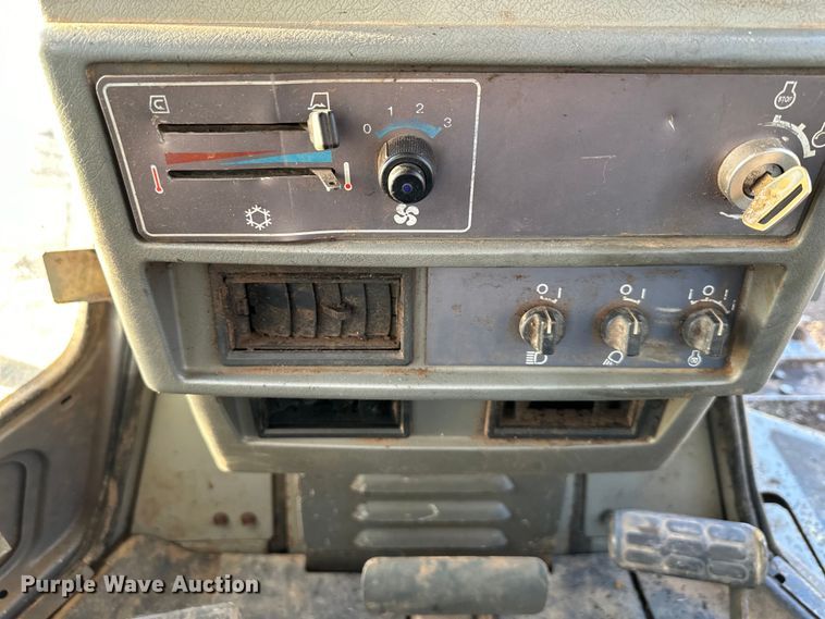 image for item DQ6419 1993 Komatsu D65EX-12 dozer