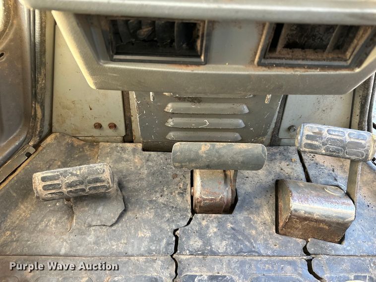 image for item DQ6419 1993 Komatsu D65EX-12 dozer