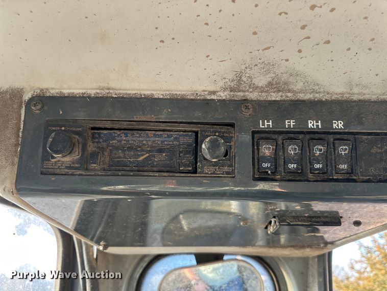 image for item DQ6419 1993 Komatsu D65EX-12 dozer