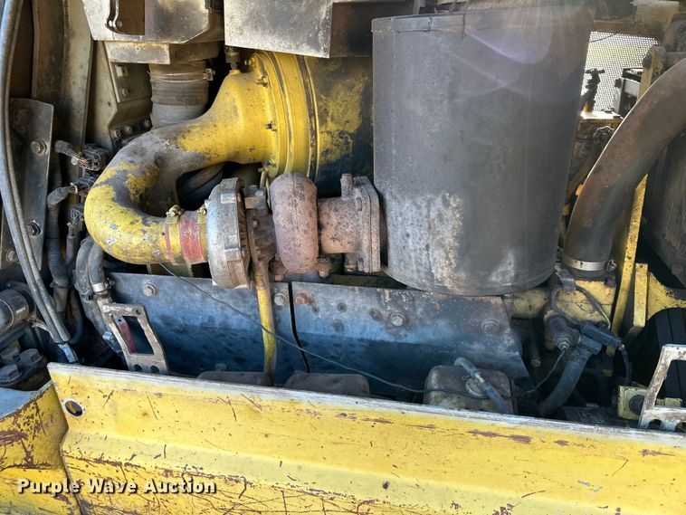 image for item DQ6419 1993 Komatsu D65EX-12 dozer