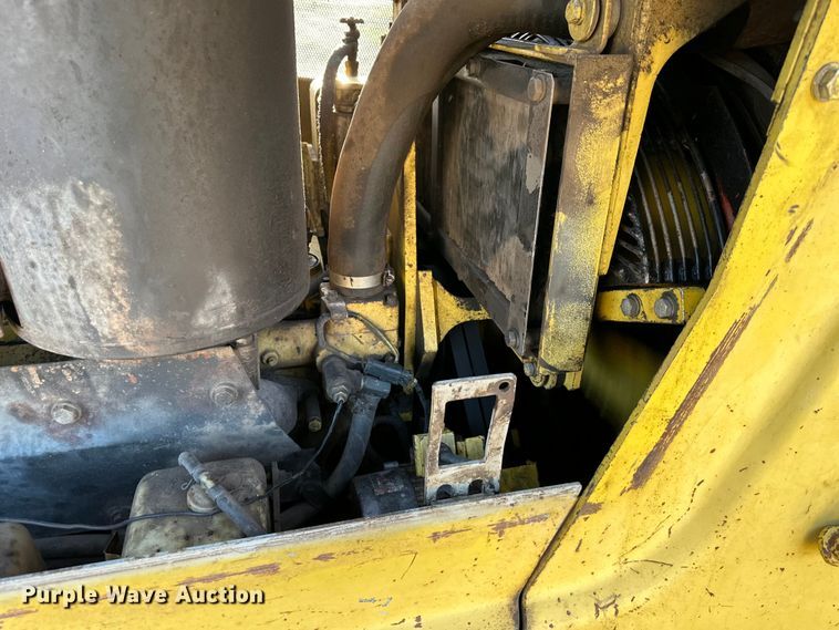 image for item DQ6419 1993 Komatsu D65EX-12 dozer