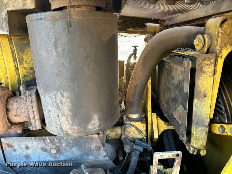 image for item DQ6419 1993 Komatsu D65EX-12 dozer