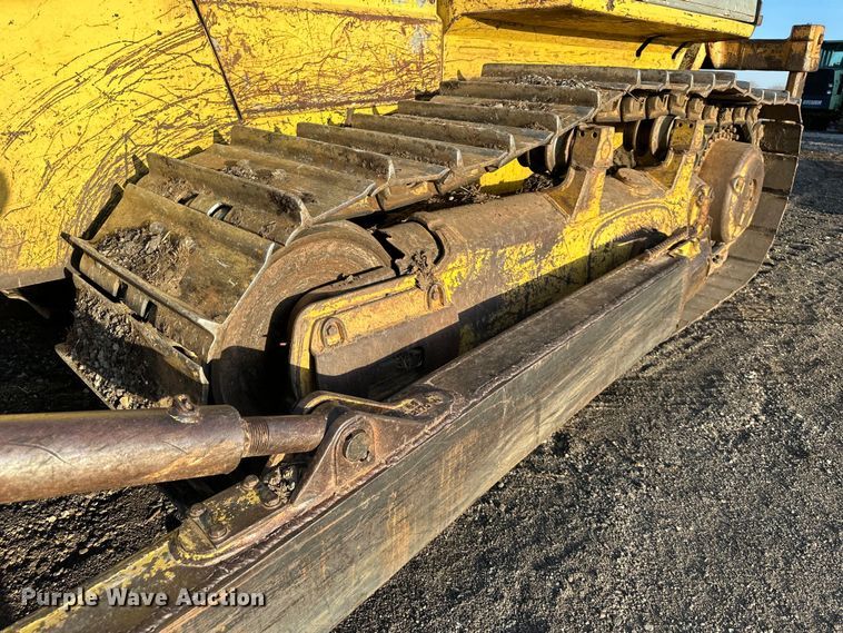 image for item DQ6419 1993 Komatsu D65EX-12 dozer