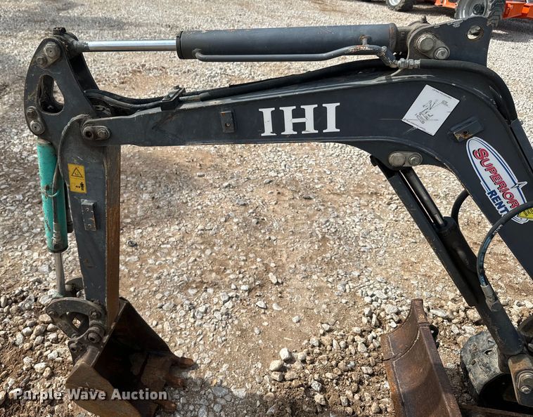 image for item DQ6755 2014 IHI 9VX mini excavator