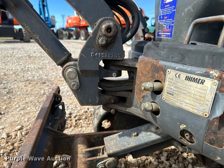 image for item DQ6755 2014 IHI 9VX mini excavator