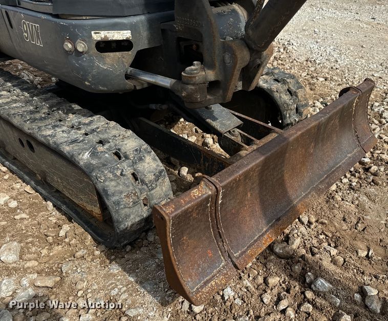 image for item DQ6755 2014 IHI 9VX mini excavator