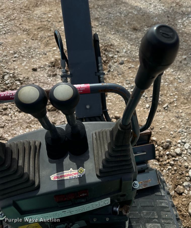 image for item DQ6755 2014 IHI 9VX mini excavator