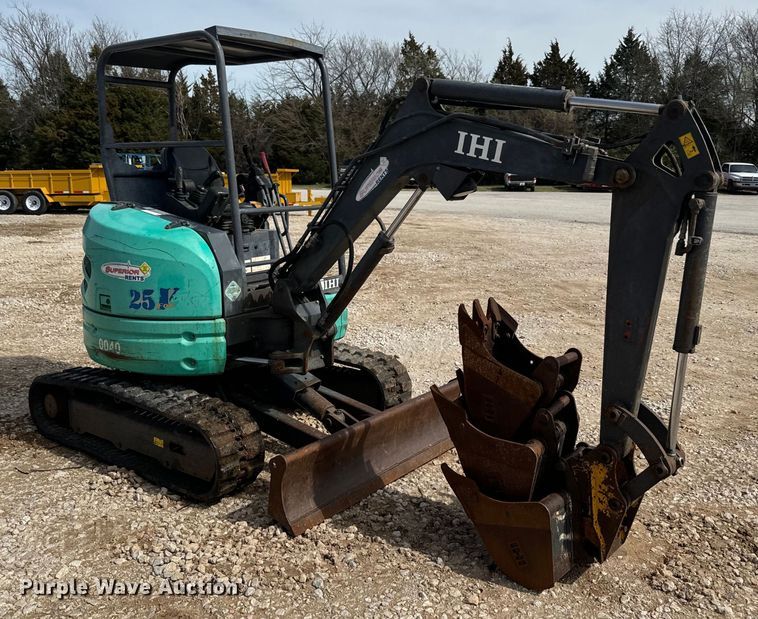 image for item DQ6756 2016 IHI 25V4-F mini excavator