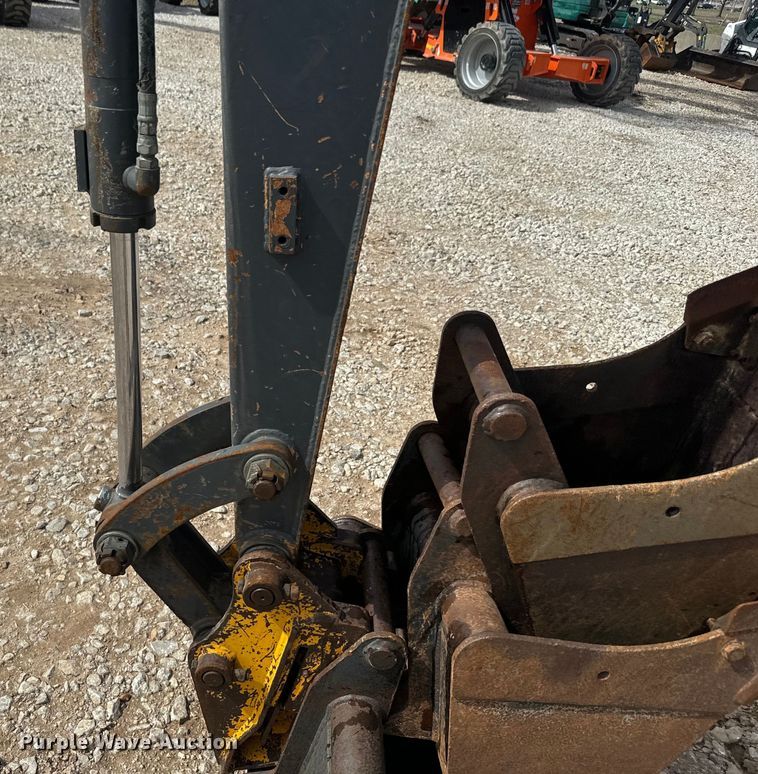 image for item DQ6756 2016 IHI 25V4-F mini excavator