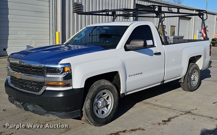 image for item DQ8576 2017 Chevrolet Silverado 1500 pickup truck