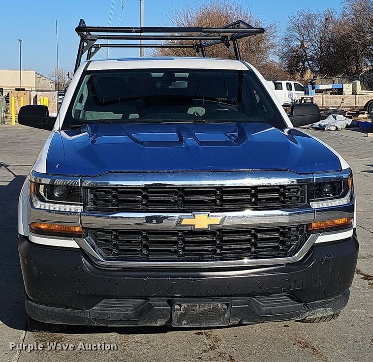 image for item DQ8576 2017 Chevrolet Silverado 1500 pickup truck