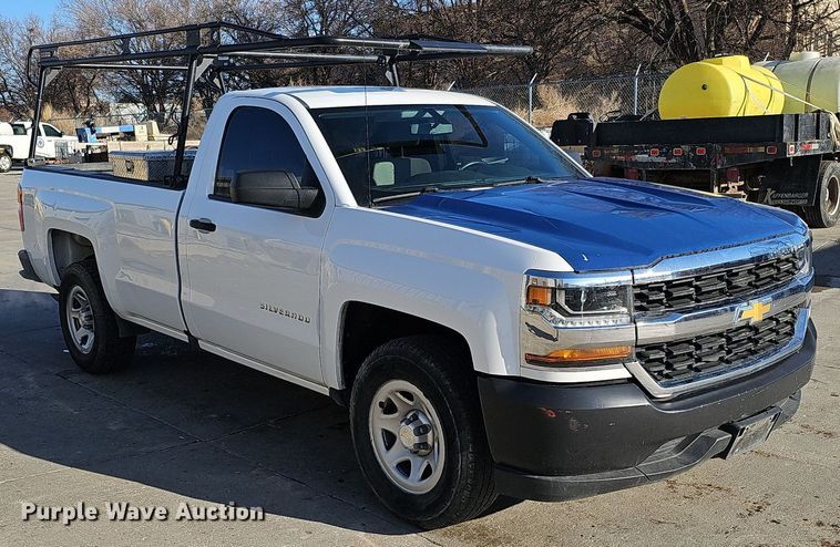 image for item DQ8576 2017 Chevrolet Silverado 1500 pickup truck