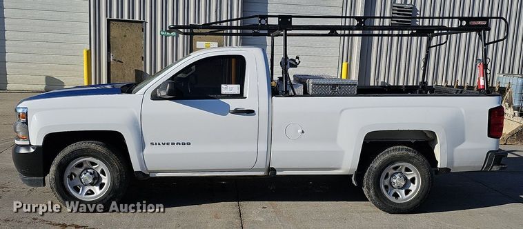 image for item DQ8576 2017 Chevrolet Silverado 1500 pickup truck
