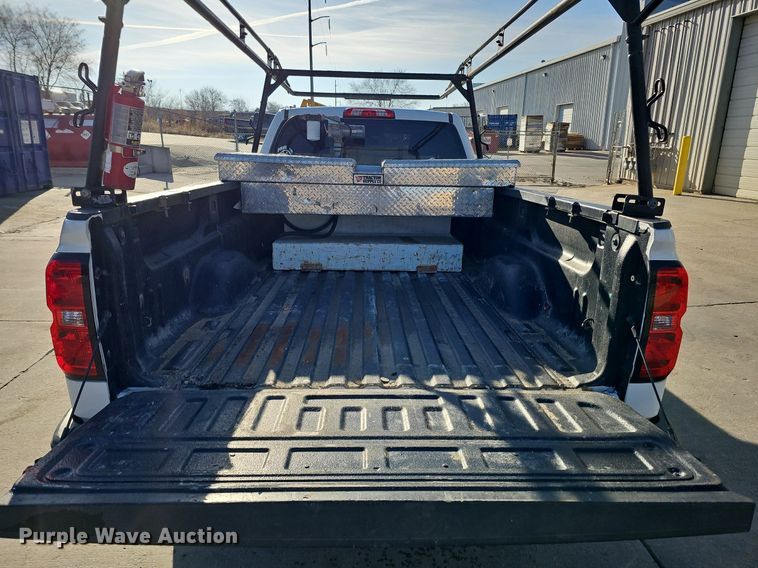 image for item DQ8576 2017 Chevrolet Silverado 1500 pickup truck