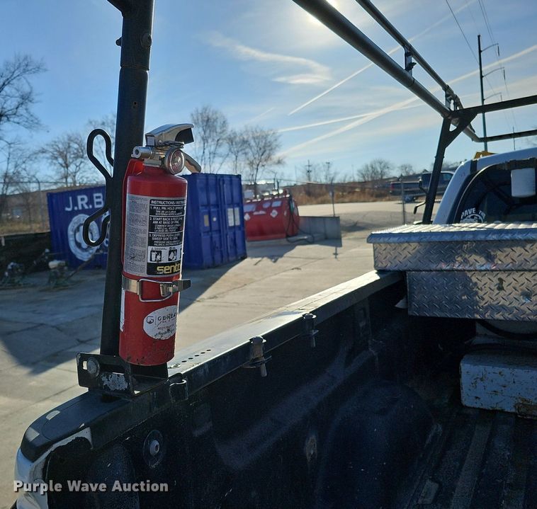 image for item DQ8576 2017 Chevrolet Silverado 1500 pickup truck