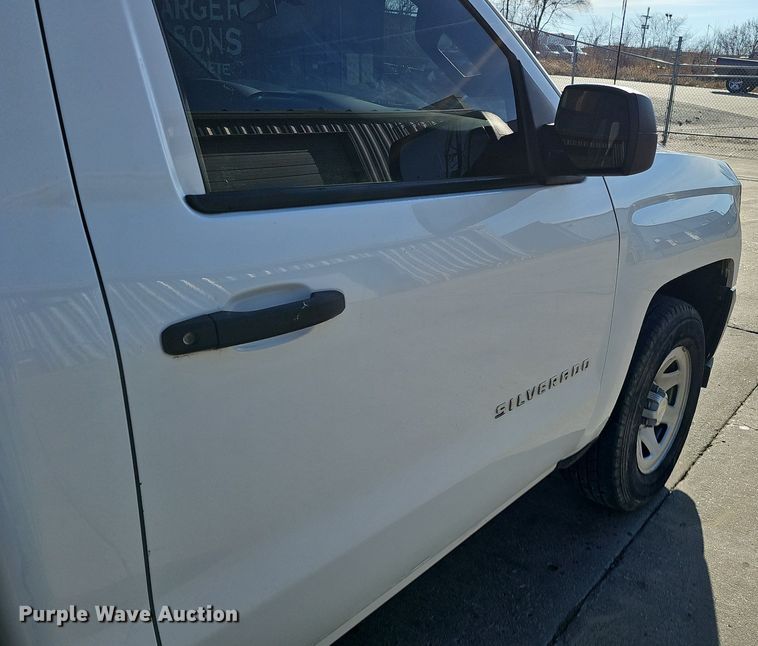 image for item DQ8576 2017 Chevrolet Silverado 1500 pickup truck