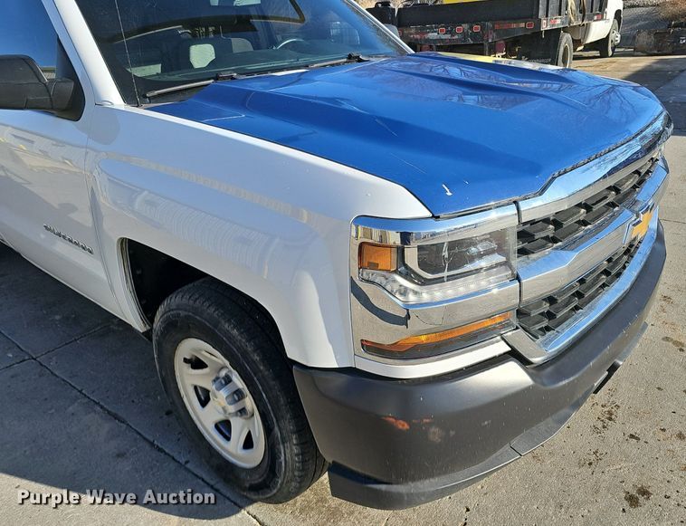 image for item DQ8576 2017 Chevrolet Silverado 1500 pickup truck