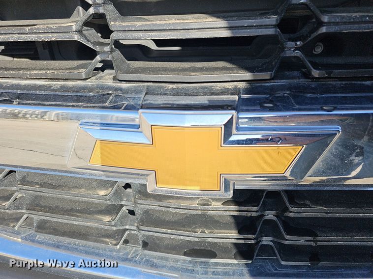 image for item DQ8576 2017 Chevrolet Silverado 1500 pickup truck