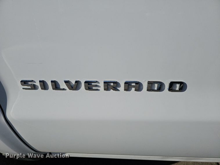 image for item DQ8576 2017 Chevrolet Silverado 1500 pickup truck