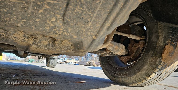 image for item DQ8576 2017 Chevrolet Silverado 1500 pickup truck