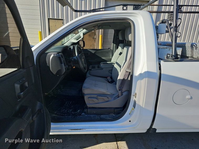 image for item DQ8576 2017 Chevrolet Silverado 1500 pickup truck