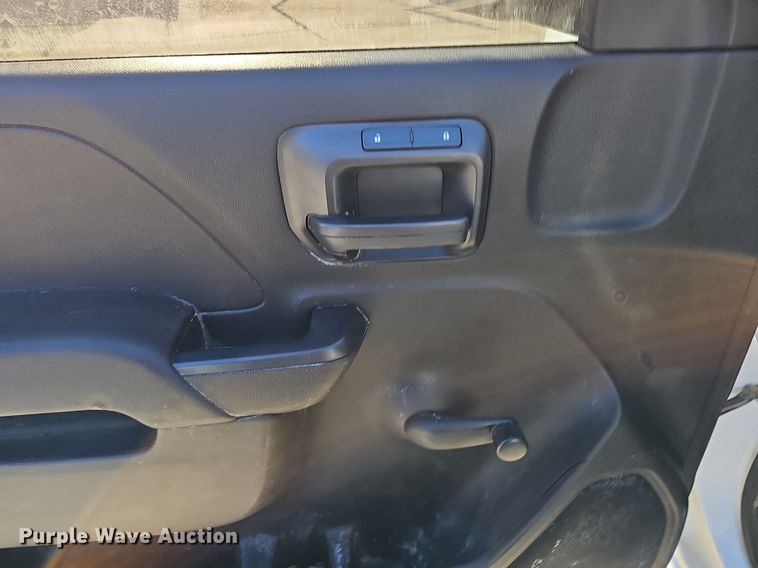 image for item DQ8576 2017 Chevrolet Silverado 1500 pickup truck