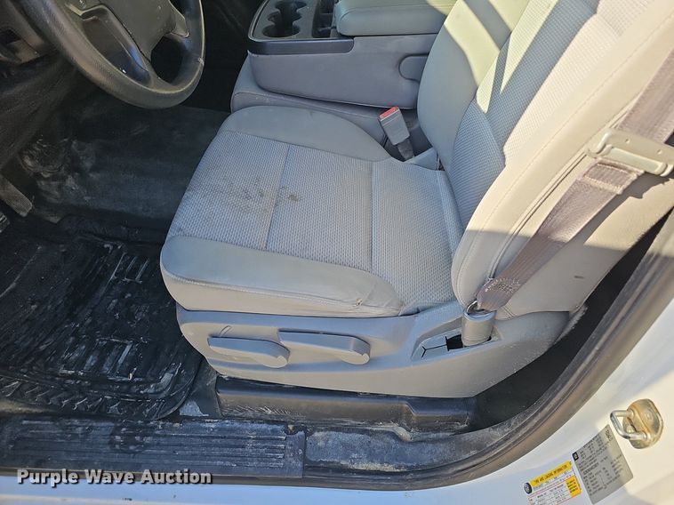 image for item DQ8576 2017 Chevrolet Silverado 1500 pickup truck