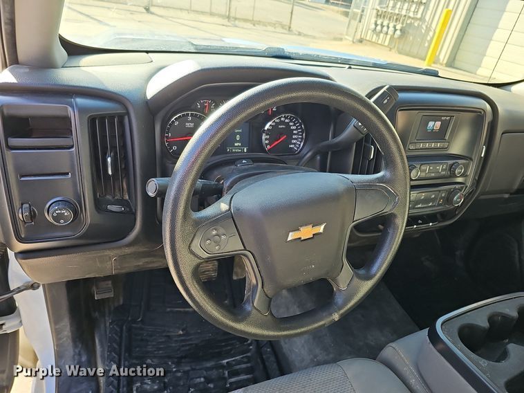 image for item DQ8576 2017 Chevrolet Silverado 1500 pickup truck