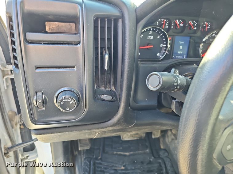 image for item DQ8576 2017 Chevrolet Silverado 1500 pickup truck