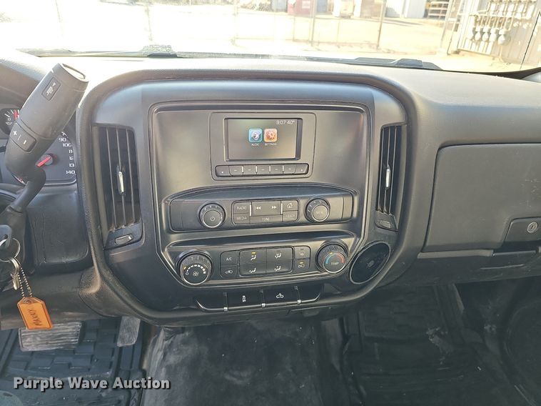 image for item DQ8576 2017 Chevrolet Silverado 1500 pickup truck