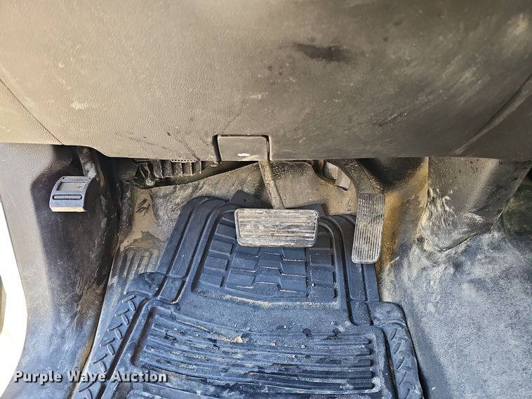 image for item DQ8576 2017 Chevrolet Silverado 1500 pickup truck