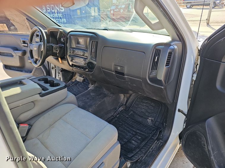 image for item DQ8576 2017 Chevrolet Silverado 1500 pickup truck