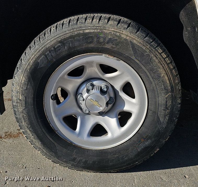 image for item DQ8576 2017 Chevrolet Silverado 1500 pickup truck