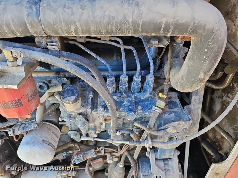 image for item DQ8577 2004 Bobcat S300 skid steer loader