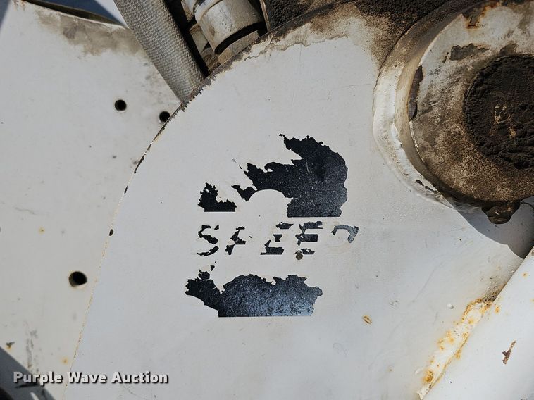 image for item DQ8577 2004 Bobcat S300 skid steer loader