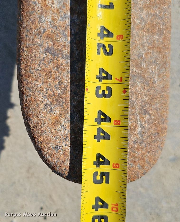 image for item DQ8577 2004 Bobcat S300 skid steer loader