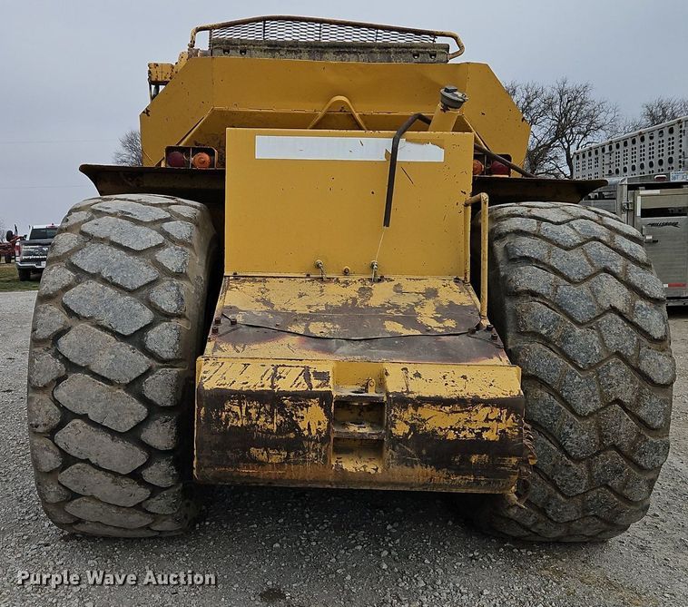 image for item DR8537 1988 Caterpillar  615C conventional scraper 