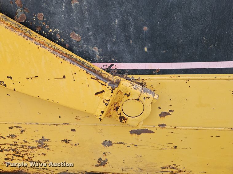 image for item DR8537 1988 Caterpillar  615C conventional scraper 